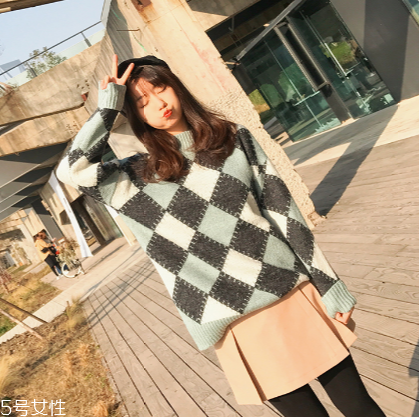 格子針織衫怎么搭配？有一種經(jīng)典叫格紋