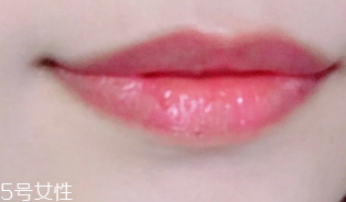 潤唇膏保質(zhì)期是多久？過期的潤唇膏不建議使用