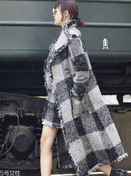 粗呢外套怎么搭配？簡約大氣的冬日經(jīng)典