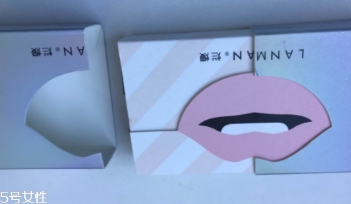 潤唇膏和唇蜜的區(qū)別 潤唇膏vs唇蜜 潤唇膏和唇蜜的區(qū)別 潤唇膏vs唇蜜