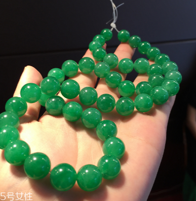 翡翠項(xiàng)鏈一般多少錢？彰顯神圣高貴地位