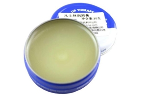 凡士林為什么適合敏感肌膚？世界上最好的隔離產(chǎn)品