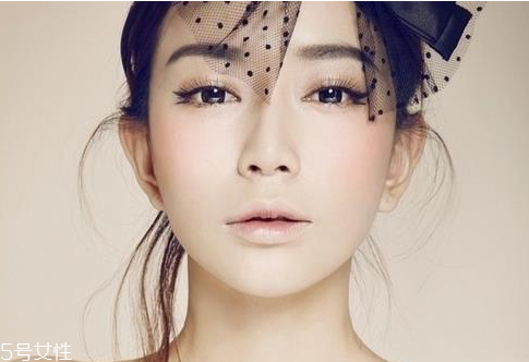 唇紋怎么去除？淡化唇紋的唇膏推薦