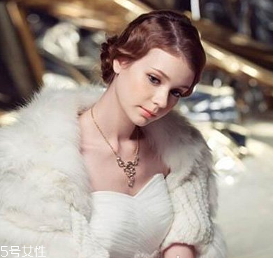 短發(fā)怎么做新娘造型？編發(fā)好看又簡(jiǎn)單