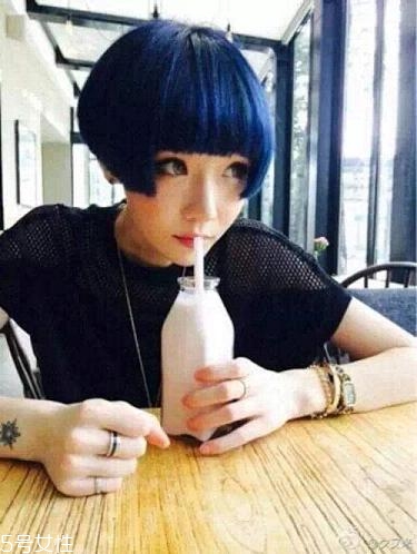 大臉女生適合的短發(fā)發(fā)型 短發(fā)打理步驟 大臉女生適合的短發(fā)發(fā)型 短發(fā)打理步驟