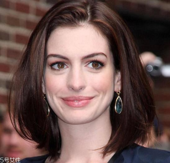 2018最流行的短發(fā)發(fā)型 六款短發(fā)不能錯過的顏色 2018最流行的短發(fā)發(fā)型 六款短發(fā)不能錯過的顏色