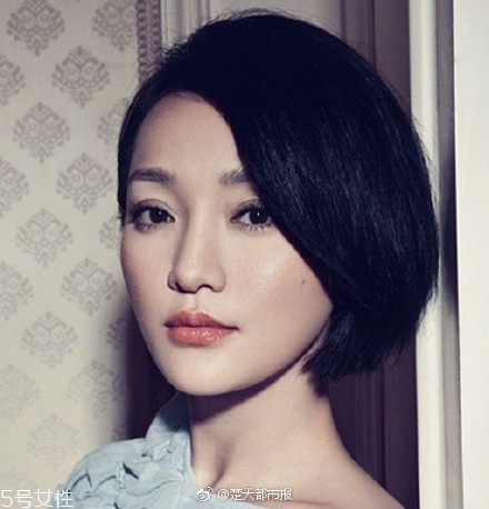 短發(fā)發(fā)尾外翻的發(fā)型怎么弄？誰(shuí)弄誰(shuí)美