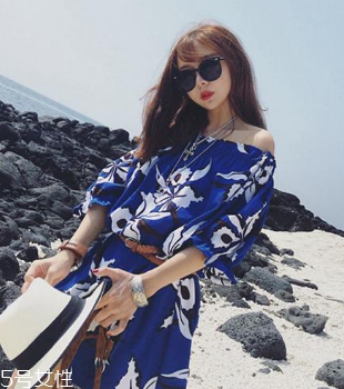 一字肩衣服怎么搭配？時(shí)髦精的高端裸露