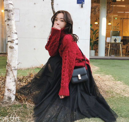 毛衣能用吹風機吹嗎？可以考慮低溫檔吹干