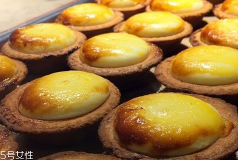 微波爐烤蛋撻要幾分鐘 溫度不同時(shí)間不同 微波爐烤蛋撻要幾分鐘 溫度不同時(shí)間不同