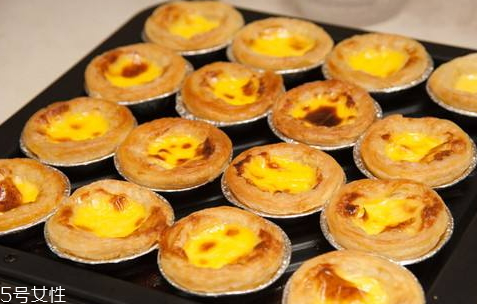 微波爐烤蛋撻要幾分鐘 溫度不同時(shí)間不同 微波爐烤蛋撻要幾分鐘 溫度不同時(shí)間不同