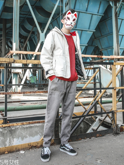 紅色毛衣配什么褲子男 三種搭配將帥氣與時尚兼具 紅色毛衣配什么褲子男 三種搭配將帥氣與時尚兼具