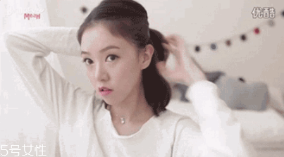 短發(fā)發(fā)尾外翻的發(fā)型怎么弄？誰(shuí)弄誰(shuí)美