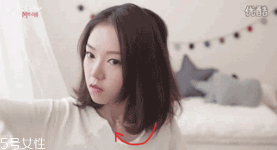 短發(fā)發(fā)尾外翻的發(fā)型怎么弄？誰(shuí)弄誰(shuí)美