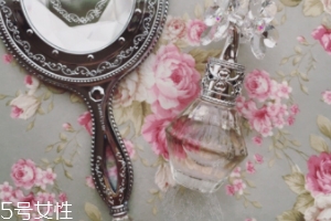 女士香水什么味道好？這6款香水親切又高級