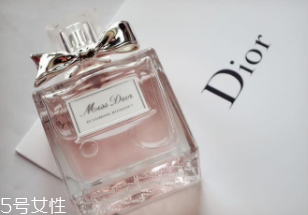 女士香水什么味道好？這6款香水親切又高級