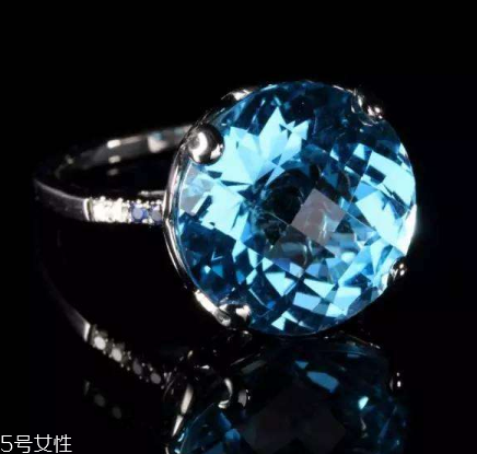 托帕石價(jià)格多少錢(qián)一克？明星最?lèi)?ài)的托帕石