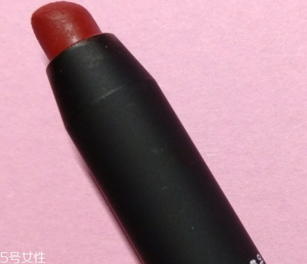 唇釉和染唇液的區(qū)別 你更看好哪個？