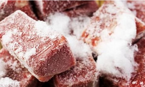 微波爐解凍肉多長時(shí)間 根據(jù)重量和凍的程度而定