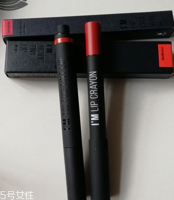 唇釉和唇蜜的區(qū)別 你還在傻傻分不清 唇釉和唇蜜的區(qū)別 你還在傻傻分不清