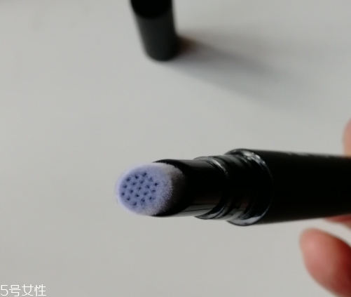 唇釉和唇蜜的區(qū)別 你還在傻傻分不清 唇釉和唇蜜的區(qū)別 你還在傻傻分不清