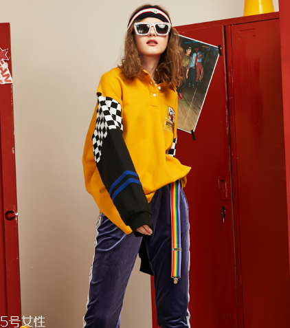 撞色衛(wèi)衣怎么搭配？讓你的日常穿衣潮到爆
