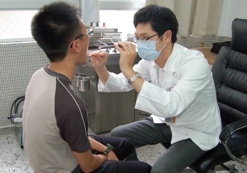 魚刺卡在喉嚨怎么辦 唯一正解就醫(yī) 魚刺卡在喉嚨怎么辦 唯一正解就醫(yī)