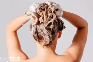 油性發(fā)質(zhì)要每天洗頭嗎？秋冬完全不需要
