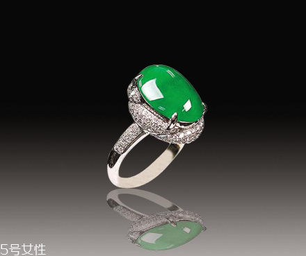 翡翠起膠是什么意思？起膠現(xiàn)象屬于高檔翡翠