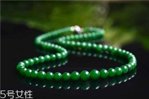 翡翠冰種和糯種哪個(gè)好？原來(lái)有這么大的區(qū)別