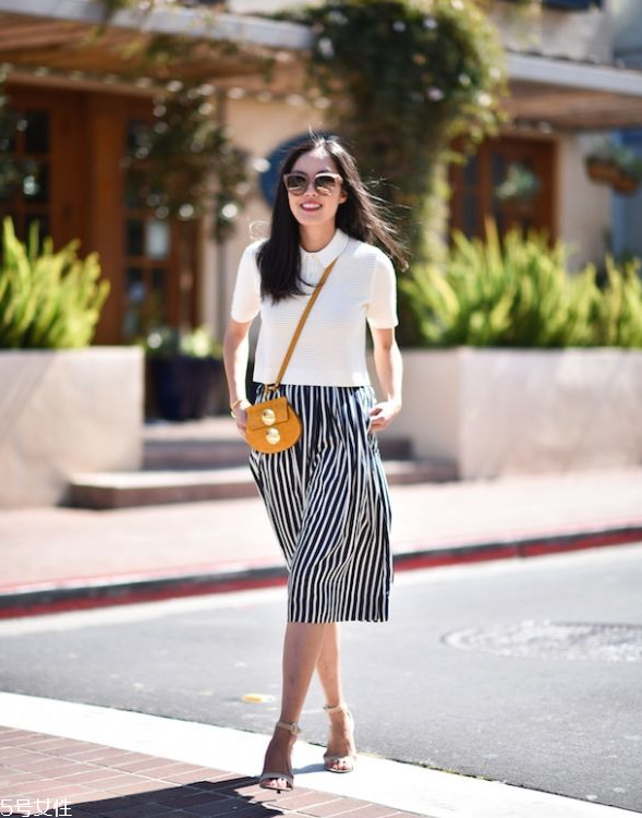 上身瘦下身胖怎么穿衣？穿裙子最遮肉