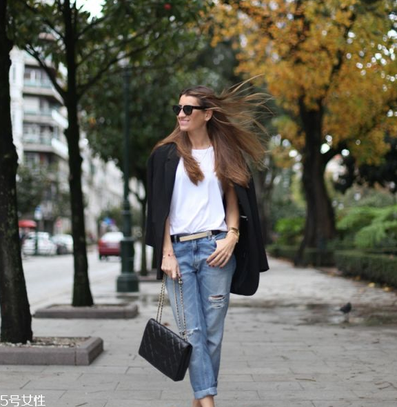 上身瘦下身胖怎么穿衣？穿裙子最遮肉