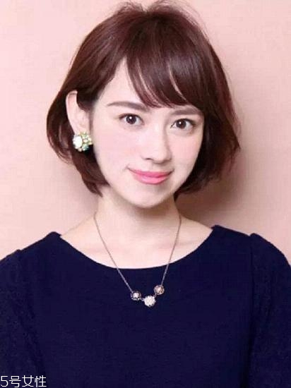 大臉女生適合的短發(fā)發(fā)型 短發(fā)打理步驟 大臉女生適合的短發(fā)發(fā)型 短發(fā)打理步驟