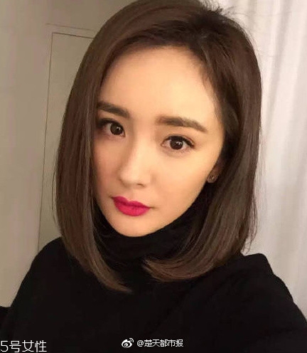 短發(fā)發(fā)尾外翻的發(fā)型怎么弄？誰(shuí)弄誰(shuí)美