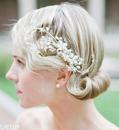 短發(fā)怎么做新娘造型？編發(fā)好看又簡(jiǎn)單