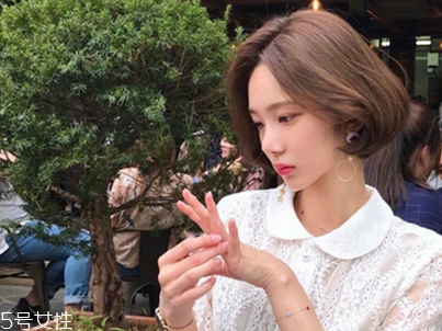 2018最流行的短發(fā)發(fā)型 六款短發(fā)不能錯過的顏色 2018最流行的短發(fā)發(fā)型 六款短發(fā)不能錯過的顏色