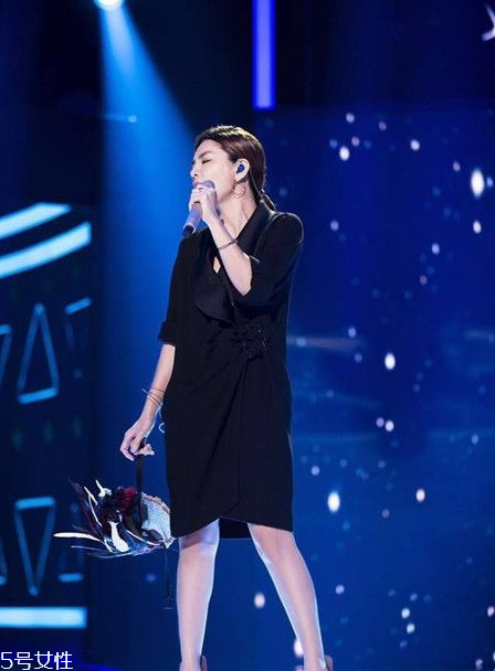 上身瘦下身胖怎么穿衣？穿裙子最遮肉