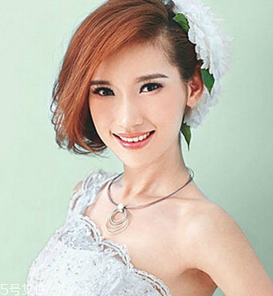 短發(fā)怎么做新娘造型？編發(fā)好看又簡(jiǎn)單