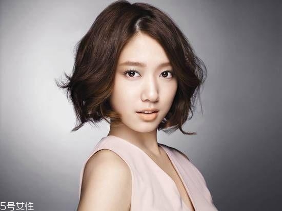 2018最流行的短發(fā)發(fā)型 六款短發(fā)不能錯過的顏色 2018最流行的短發(fā)發(fā)型 六款短發(fā)不能錯過的顏色