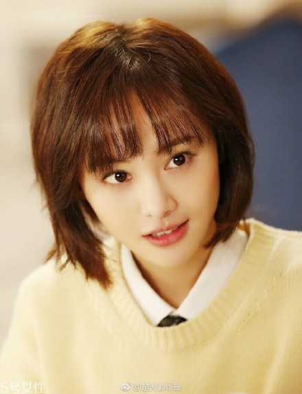 短發(fā)發(fā)尾外翻的發(fā)型怎么弄？誰(shuí)弄誰(shuí)美