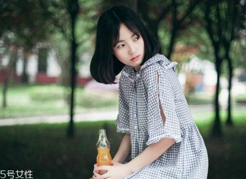 2018最流行的短發(fā)發(fā)型 六款短發(fā)不能錯過的顏色 2018最流行的短發(fā)發(fā)型 六款短發(fā)不能錯過的顏色