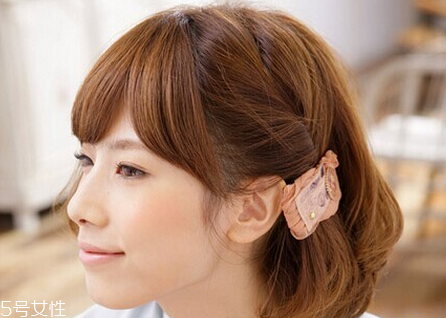 短發(fā)怎么做新娘造型？編發(fā)好看又簡(jiǎn)單