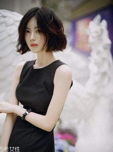 大臉女生適合的短發(fā)發(fā)型 短發(fā)打理步驟 大臉女生適合的短發(fā)發(fā)型 短發(fā)打理步驟