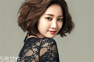 外翹短發(fā)適合什么臉型？再燙內扣你就out了