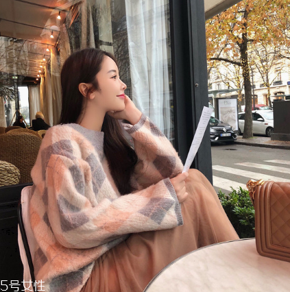 毛衣掉色嚴重還能穿嗎？小心患上皮膚病