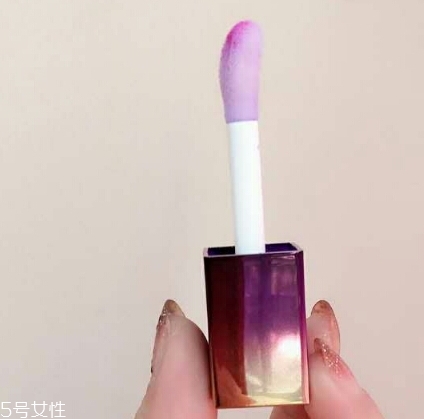 唇蜜怎么涂？一步一步打造嘟嘟唇