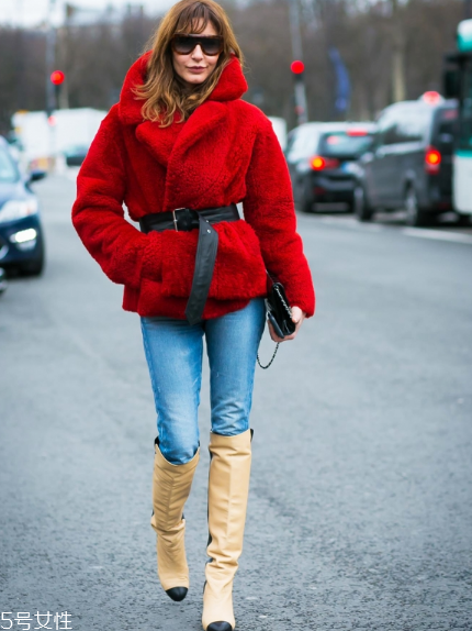 皮草下身搭配什么好看？這個(gè)冬天不怕冷