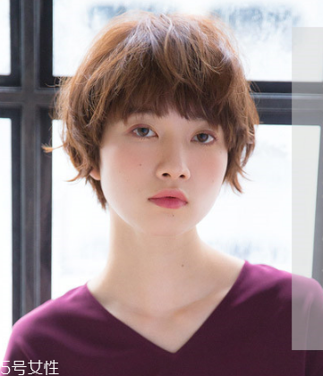 發(fā)量多女生適合什么發(fā)型？形象百變的你