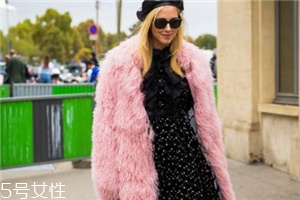 皮草里面搭配什么好看？選對內(nèi)搭是關(guān)鍵