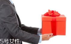 給領(lǐng)導(dǎo)送禮怎么說合適？真誠并且要注意分寸